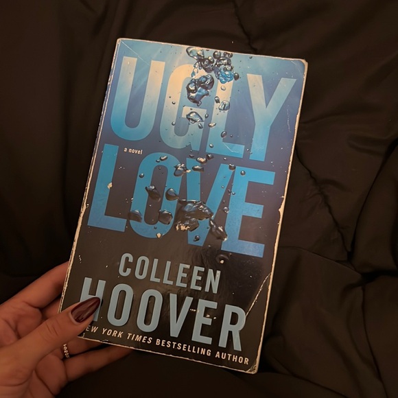 Ugly Love by Colleen Hoover - Picture 1 of 1